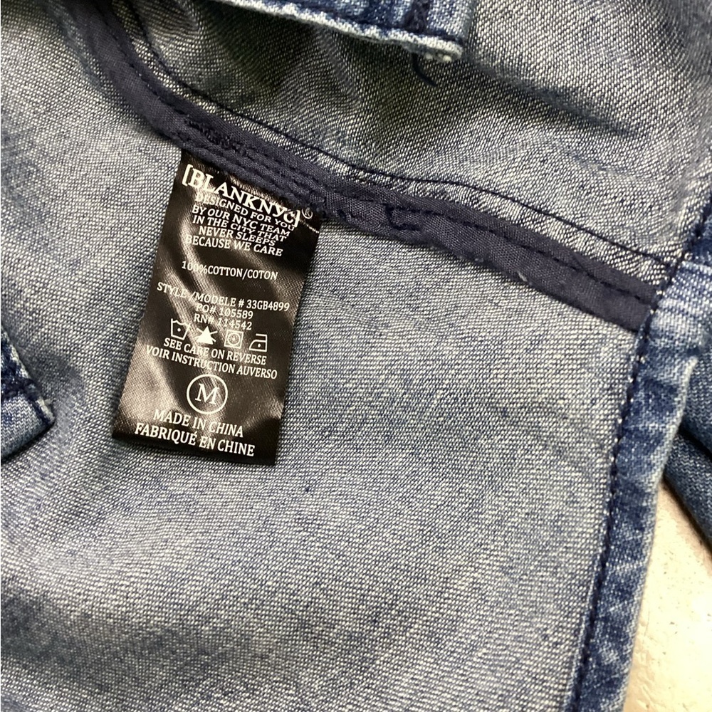 [Blanknyc] Medium Wash Denim Chambray Shirt Size Medium (Nwt) — image 6 of 7